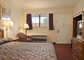 Days Inn by Wyndham Plainfield 4