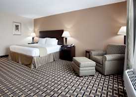 Holiday Inn Express PEMBROKE by IHG 3