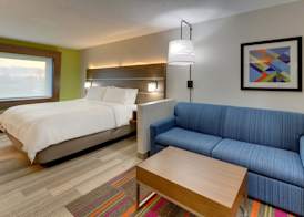 Holiday Inn Express & Suites GREENVILLE AIRPORT by IHG 4