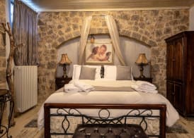 Lykovrisi Guest House 4