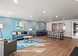 WoodSpring Suites Palm Springs - West Palm Beach 2
