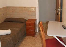 Hostal Isla Cristina Mataro 4