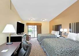 Days Inn by Wyndham Washington 4