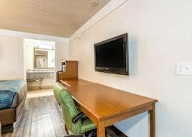 Econo Lodge Gastonia North 5
