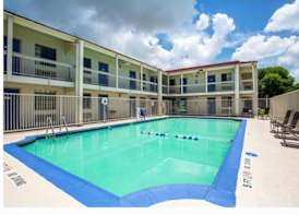 Days Inn & Suites by Wyndham Texas City - Galveston Area 4