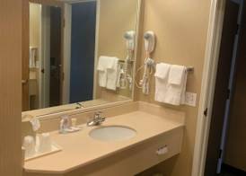Hampton Inn Chelsea, Mi 3