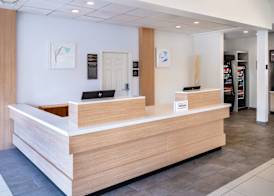 Hilton Garden Inn Bakersfield 4