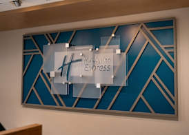 Holiday Inn Express & Suites WEST CHESTER by IHG 3