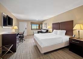 Best Western Cedar Inn 4
