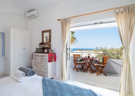 Costa Avithos 4