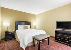 Hawthorn Extended Stay by Wyndham Dayton 4