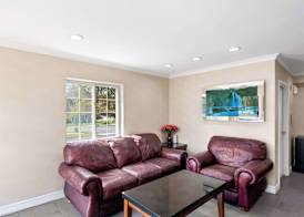 Econo Lodge Bethel - Danbury 3