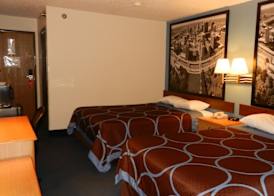 Super 8 by Wyndham Potosi 5