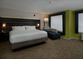 Holiday Inn Express & Suites LAWRENCE by IHG 3