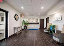 Ramada by Wyndham Effingham 2