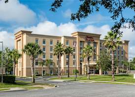 Hampton Inn & Suites Deland 3
