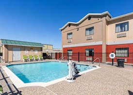 Econo Lodge Inn & Suites East Houston I-10 5
