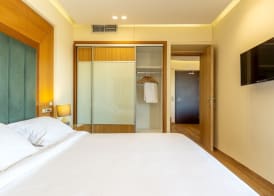Oasis Hotel Apartments 5