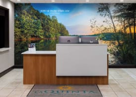 La Quinta Inn & Suites by Wyndham Mooresville 3