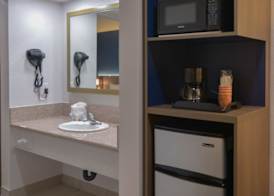 Comfort Inn & Suites Moreno Valley near March Air Reserve Base 5