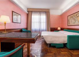Hotel Crivi's 5