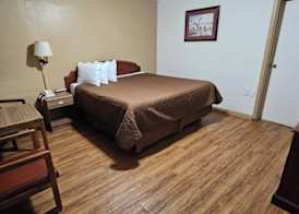 Deluxe inn 4
