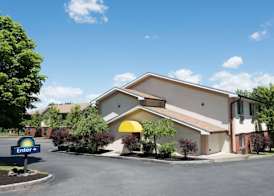 DAYS INN BY WYNDHAM GREENFIELD 4