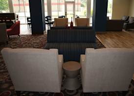 La Quinta Inn and Suites by Wyndham Bloomington 2