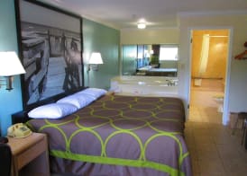 Super 8 by Wyndham Ft Walton Beach 3