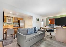 MainStay Suites St Louis - Galleria 4