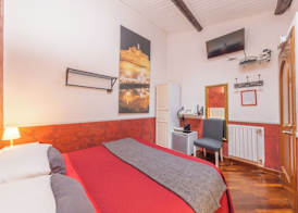 Room-skylight Double Room in History Hou 2
