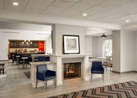 Hampton Inn & Suites Cape Cod-West Yarmouth 3