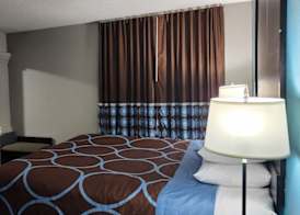 Super 8 by Wyndham Belleville St. Louis Area 4