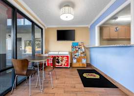 Super 8 by Wyndham Gadsden AL 3