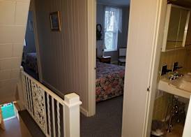 Simmons Motel and Suites 4