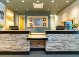 Comfort Inn & Suites 4