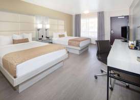Ramada by Wyndham Burbank Airport 4