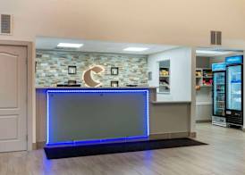 Comfort Suites Elgin Northwest 2