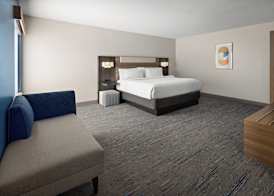 Holiday Inn Express & Suites MERIDEN by IHG 4