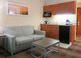 Holiday Inn Express & Suites ELK GROVE CENTRAL - HWY 99 by IHG 2
