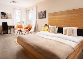 Hotel Vier Jahreszeiten an der Therme & Kliniken Bad Krozingen Nähe Freiburg & Schwarzwald Ideal für Wellness Kur & Business Ausflüge 24h Check In- WLAN & Parken gratis 3