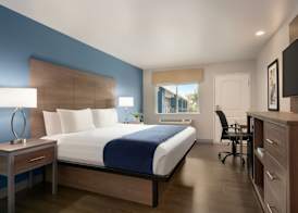 Torch Lite Inn at the Beach Boardwalk 5