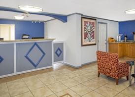 Travelodge by Wyndham Fort Myers North 3