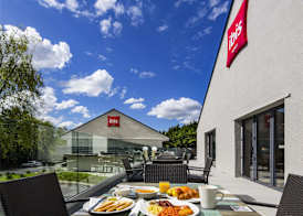 ibis Plymouth 5