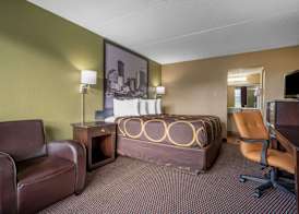 Super 8 by Wyndham Perrysburg-Toledo 4