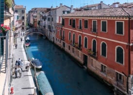 Casanova Deluxe Apartment by Wonderful Italy 5
