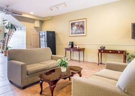 Econo Lodge Birmingham - Hoover 4