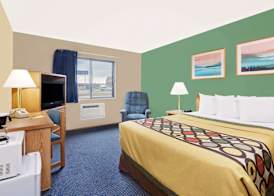 Super 8 by Wyndham Marshall 4