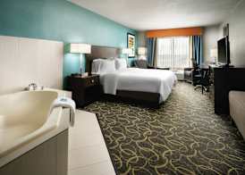 Holiday Inn Express & Suites DFW AIRPORT - GRAPEVINE by IHG 5