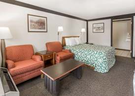 Knights Inn Racine 3